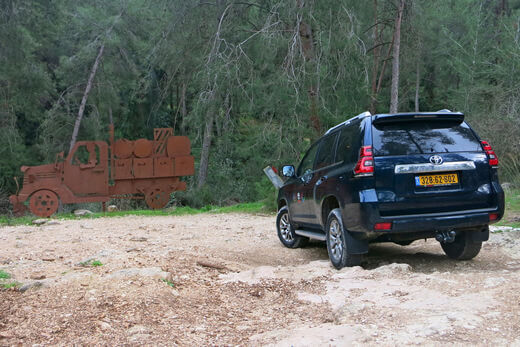 טויוטה לנד קרוזר טויוטה לנד קרוזר